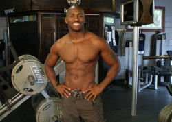 leyparis:  creamgetdamoney:  Dolvett Quince, trainer from ‘The Biggest Loser’ http://creamgetdamoney.tumblr.com/  He’s cute