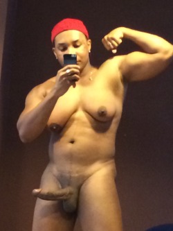 princedhunglow:Gym nude I’d love to