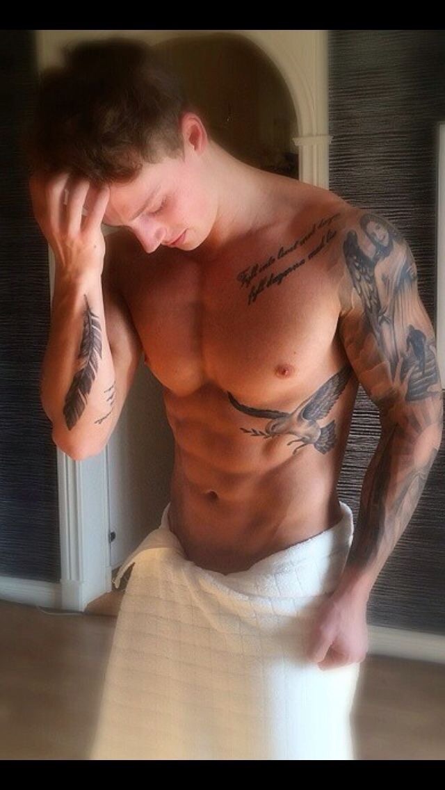 sorrygirlsisuckcock:  http://sorrygirlsisuckcock.tumblr.com/ 