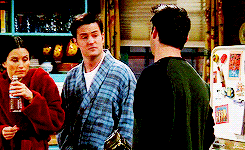 phoebesbuffay:  Whoa, I didn’t know we could date your sister! 
