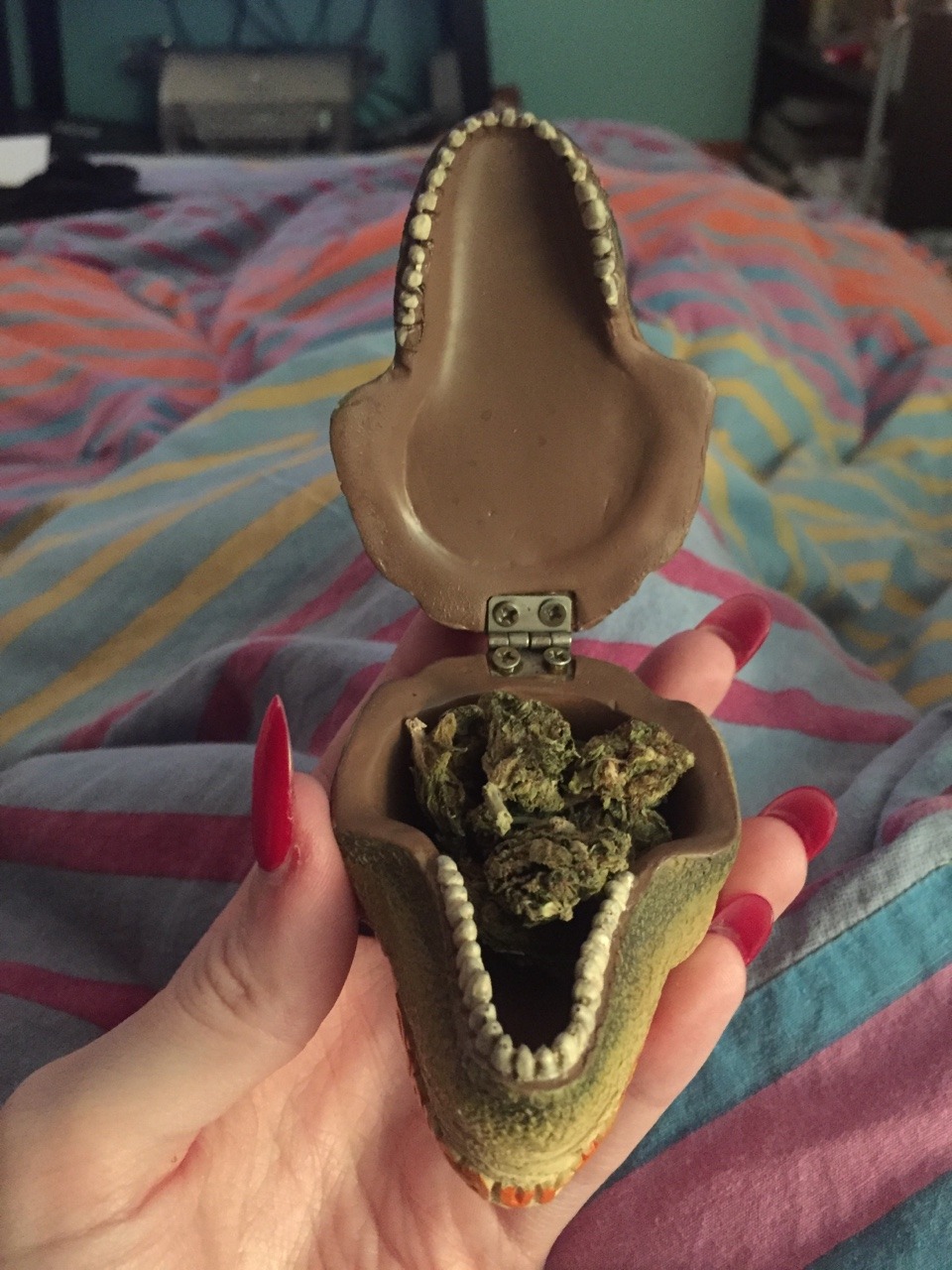 stoney-spice:  gypsyrose27:  The protector of my weed.  Ermahgerd