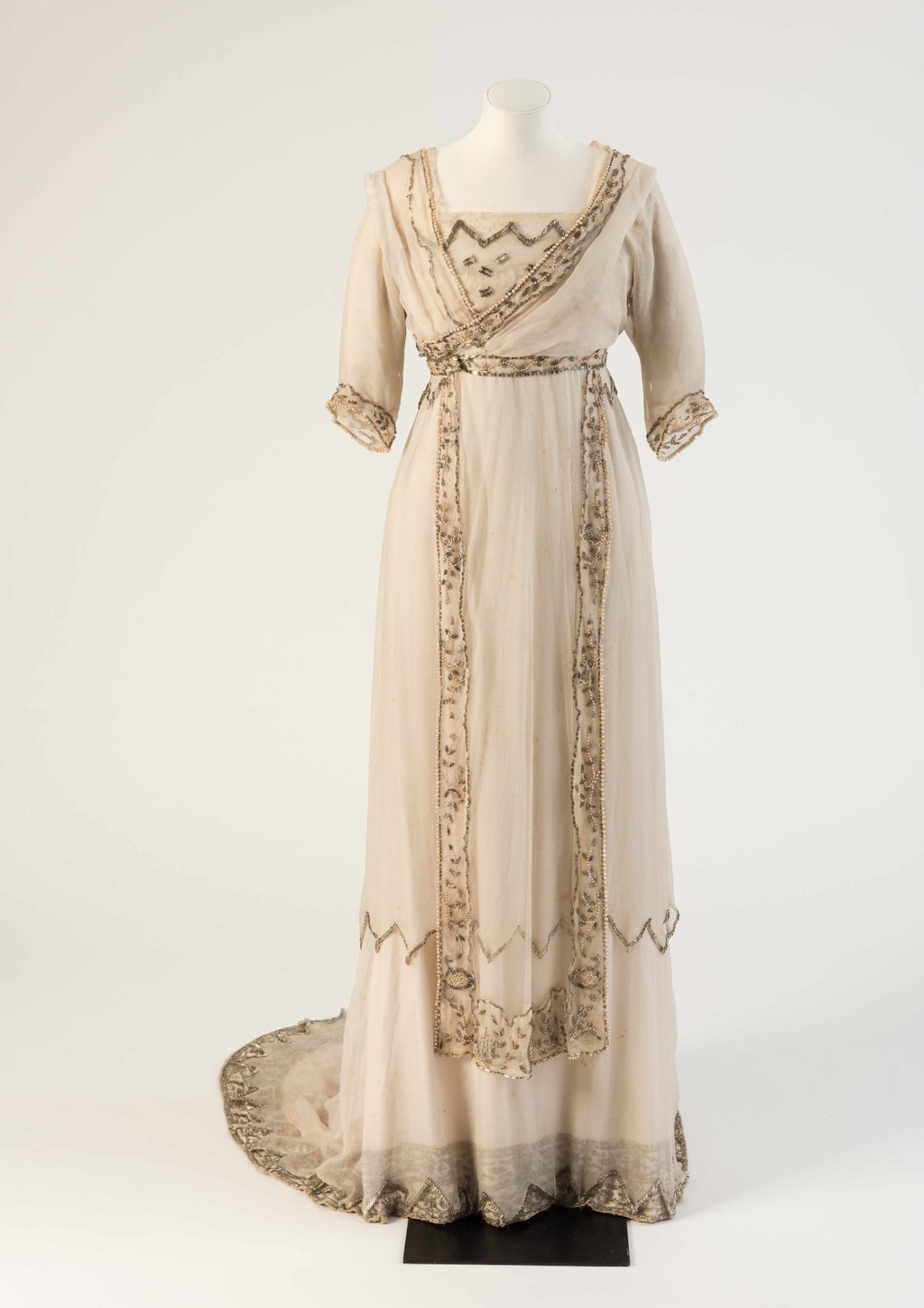 fripperiesandfobs:
“ Lucile wedding dress, 1908
From the Fashion Museum, Bath on Twitter
”