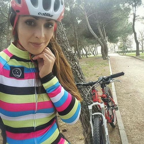 blog-pedalnorth-com:Repost @_edels_  #cycling #cyclingshots #velo #cycle #roadbike #girl #happy #hap
