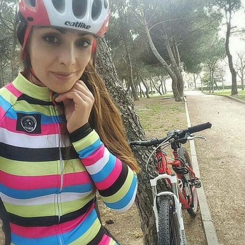 blog-pedalnorth-com:Repost @_edels_ #cycling #cyclingshots #velo #cycle #roadbike #girl #happy #hap