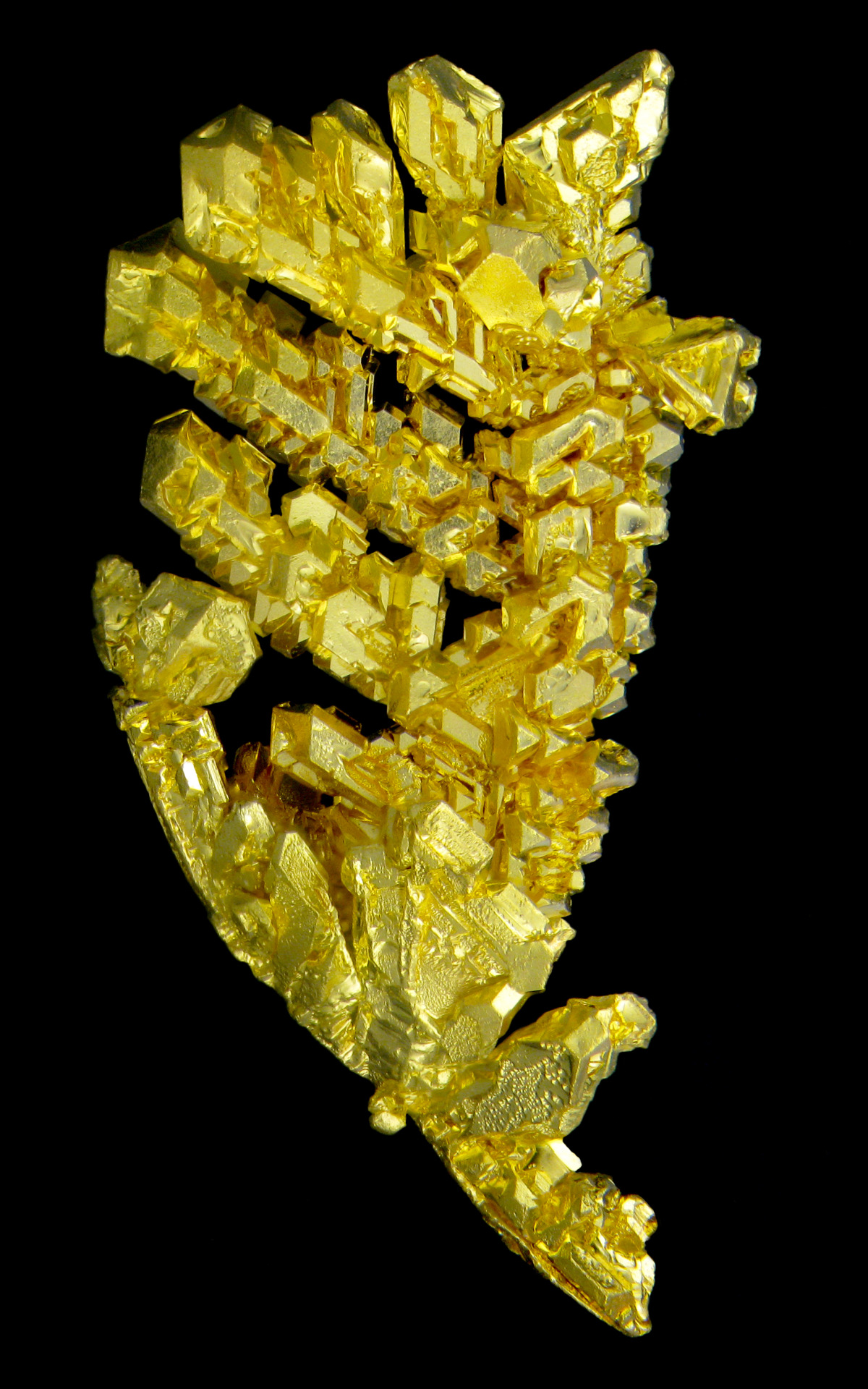 psychetronictonic:  Crystals and copper in Paul’s Lab Dendritic Gold Crystals:
