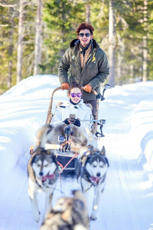 “We Are In Love” Filming Photos in Finland(cre:新浪娱乐 )
