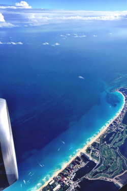 visualechoess:  Cancun from above - by: George Oancea 