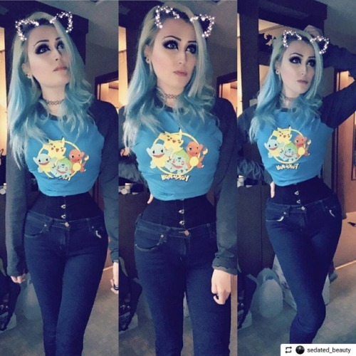 orchardcorset:  That waist! 💯😍💋❤ Featuring our standard length #cs411 💖 #corsetselfie #waisttraining   #Repost @sedated_beauty with @instatoolsapp ・・・ Happy New Year!!! 🎉🎉🎉🎉 #alternativegirl #corsettraining #corset #orchardcorset