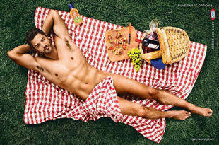 kunari:  destroyergoddess:  so this is Krafts Zesty Italian advertisement that Millions