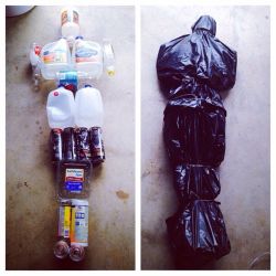 halloweencrafts:  DIY Halloween Recyclables to  Body Bag from Pumpkinrot.Get rid of your recyclables and scare some kids at the same time.