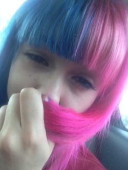 mamaakush:  Dyed my hair back to pink and