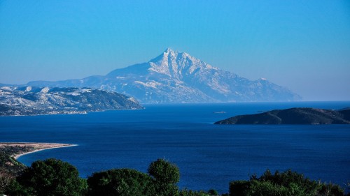 oneshotolive:  Mt. Athos, Greece [OC][2560x1440] 📷: pdes99 