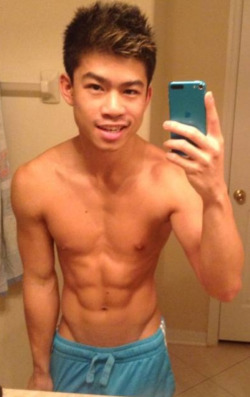 asianmusclefetish:  Original post: http://asianmusclefetish.tumblr.com 