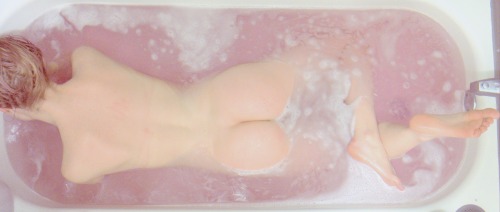 themintiest:Guys, the water was glittery and pink.