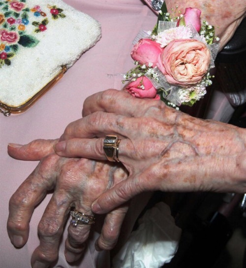 poeticamenteflor:90 year old women get married after seven decades living together.// for more: poet