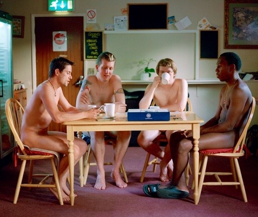 broswithoutclothes:  “So we all suck at strip poker. Let’s not beat ourselves