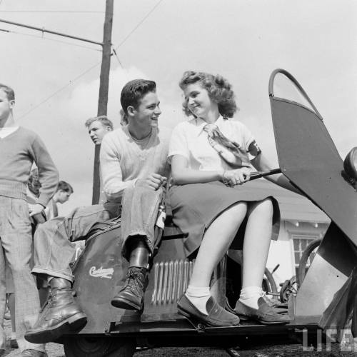 Atlanta teens(Edward Clark. 1947)