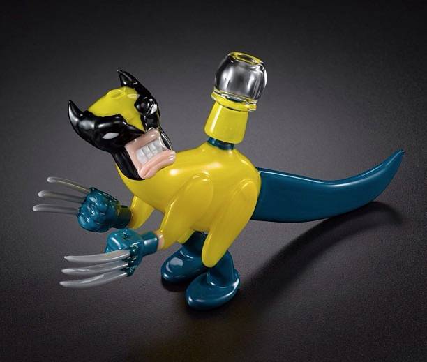 Stoner fan art of the day: Wolverine velociraptor glass pipe
Created by Elbo x Hoobs
Via