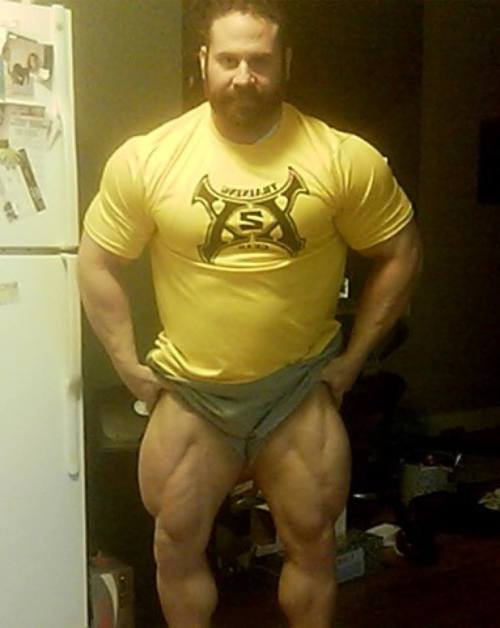 2HUGE- Woofymusclebear
