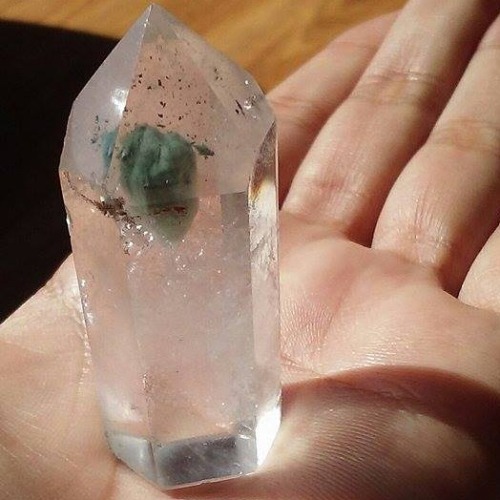 ambers-silver-ashes:Chlorite included quartz.