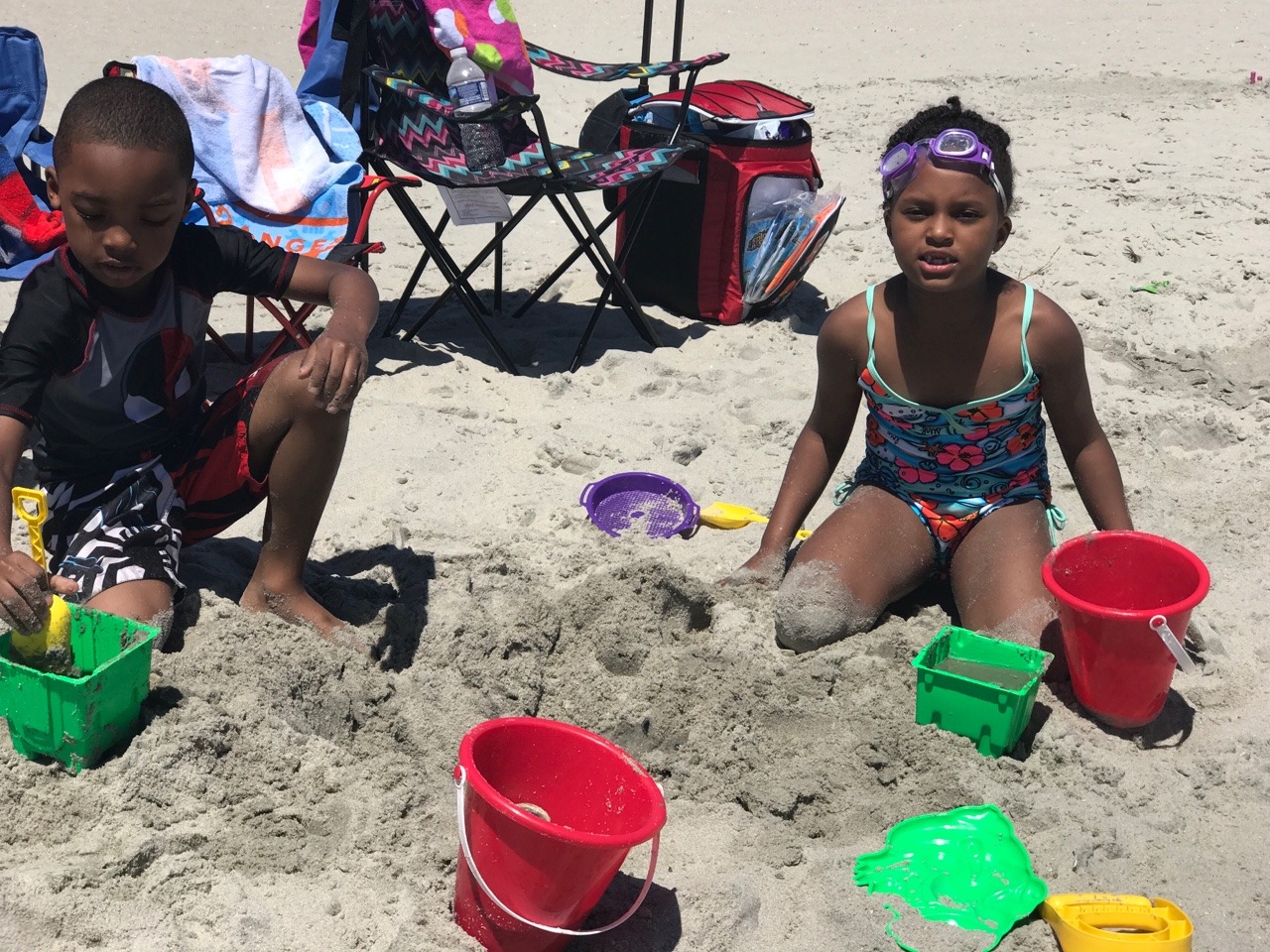 The kids&rsquo; first time at a beach. Been bugging me about going to the beach