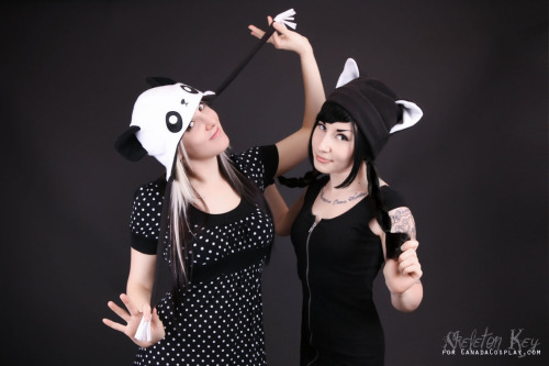 porphyriasuicide:  Fun little shoot for CanadaCosplay, with Chloe Von Creepy photography by Skeleton Key Photography and “assistant” YuffieBunny. Want a hat of your own! Use this referral key!