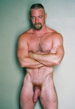 realmenstink2:  HAIRY GO’Td STUD !!! 