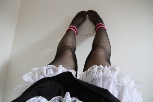 cookietrap:Ruffles and pink cuffs cause naughty thoughts to swarm my mind