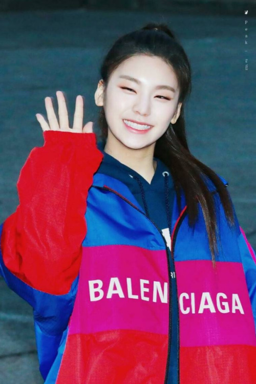 ITZY(있지) 예지 출근길 출처: melongg.tistory.com