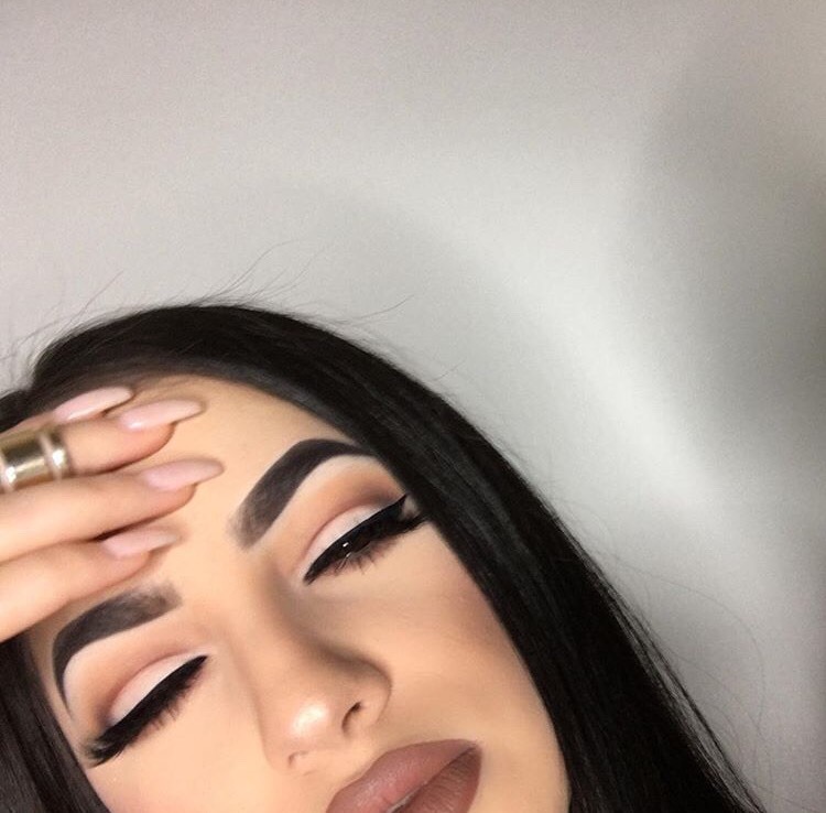 kanyesgirl:  sh6rty:  $$$   kanyesgirl