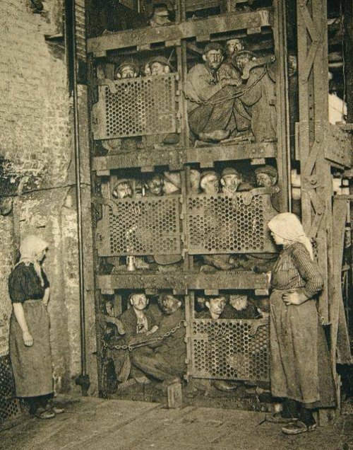 aiiaiiiyo:Coal miners coming up from the mines in Mingo County, WV in the early 1900s. [503 x 640] C