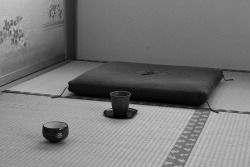 Lensblr-Network: One Of Japanese Spirits : O-Mo-Te-Na-Shi. © Kiyoshi Yamaguchi.