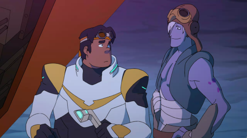 keithkogayne:y'all hunk was literally contemplating beatin rolo with that thing