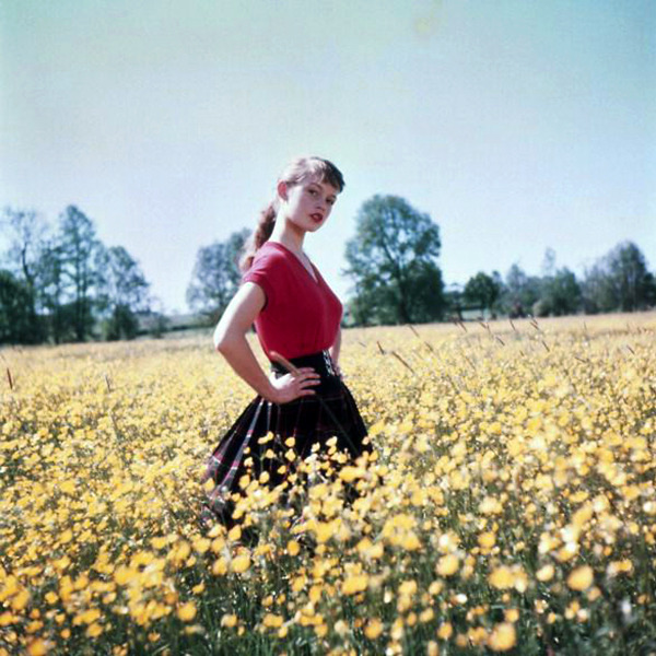 20th-century-man:  Brigitte Bardot / photographed when she was 18 by Walter Carone