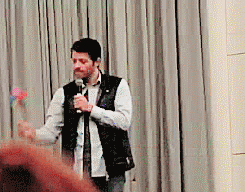 ohmysupernatural:     If cas was to go shopping for himself, what would he buy? 
