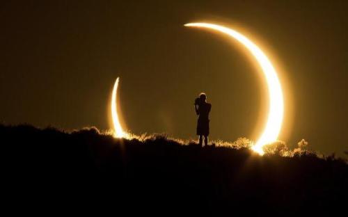photos-of-space:Solar Eclipse in New Mexico, November 2012