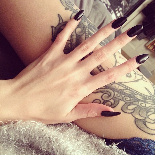 l0stkeys:  My nails exaggerate my spider fingers aha :) #personal 