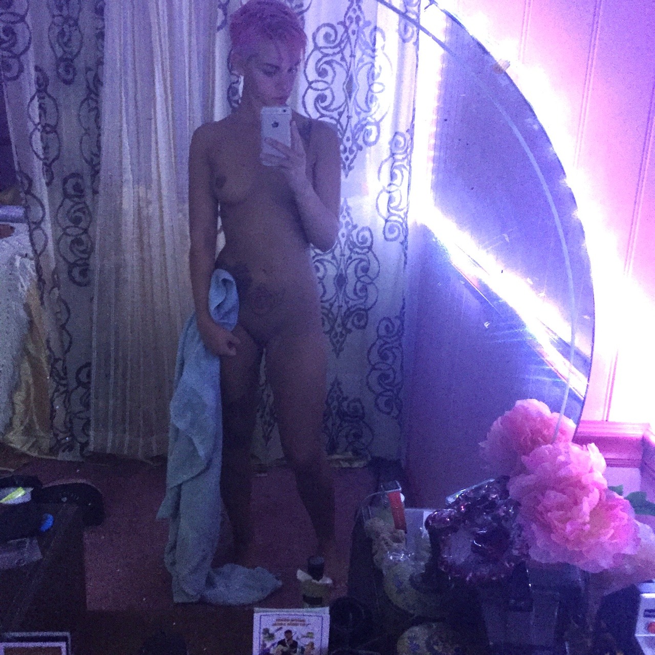 sexysexandsuch:  araxielangley:  My room has undergone a transformation of sorts