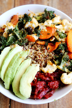 vegan-yums:   Quinoa Bowl with Crispy Baked