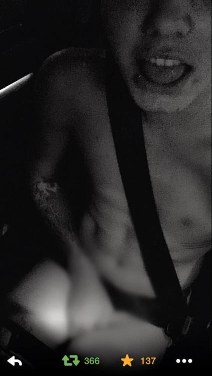 male-celebs-naked:  Sam Pottorff 2See more here