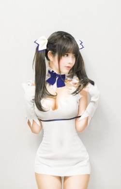 japangirlsaaa:  cosplay-soul:  Hestia | Dungeon