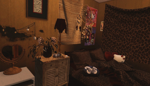 New Sim = Bedroom Photoshoot, Duh!