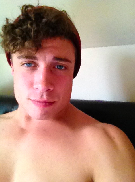 thehornyguys:  what a hunk!