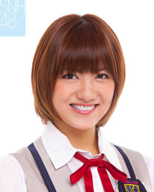 shanghai48: New official headshots of SNH48 宮澤佐江 Miyazawa Sae &amp; 鈴木まりや Suzuki Mariya!