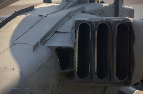 rocketumbl:  AH-64D 