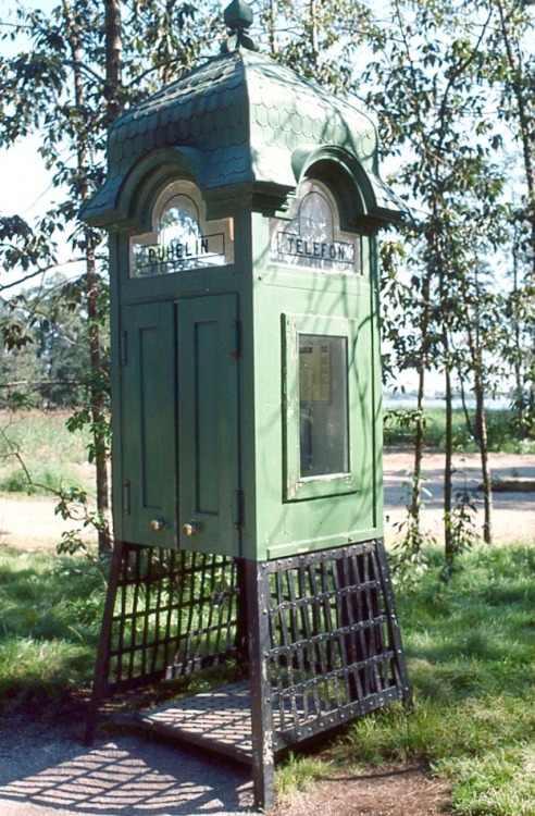 Telephone Booth, Seurasaari Island and Open-Air Museum, Helsinki, 1976. (Puhelinkoppi, Seurasaari ja