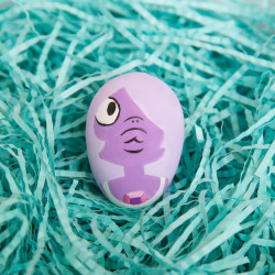 Who&rsquo;s feeling eggcelent? Take your Easter egg game to a whole new level with this fun DIY idea! 