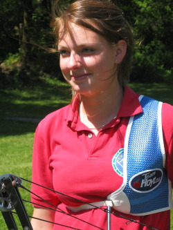 sexy-female-athletes:  Sara Boberg, archery