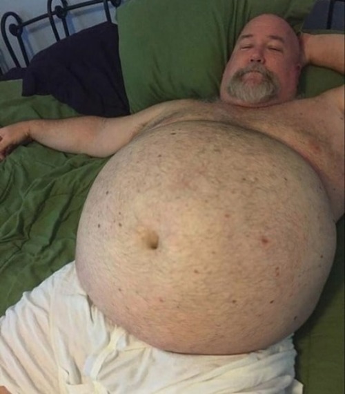 fatdads:  dad had to lie down after lunch