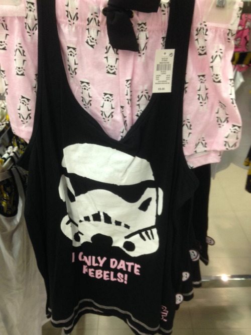 moonysami:  hohogwarts:  annicron:  official regulation stormtrooper sleepwear #confirmed   @flower-finnn  @arashi-hyou lo tienes ?!!! XDDDDDDD